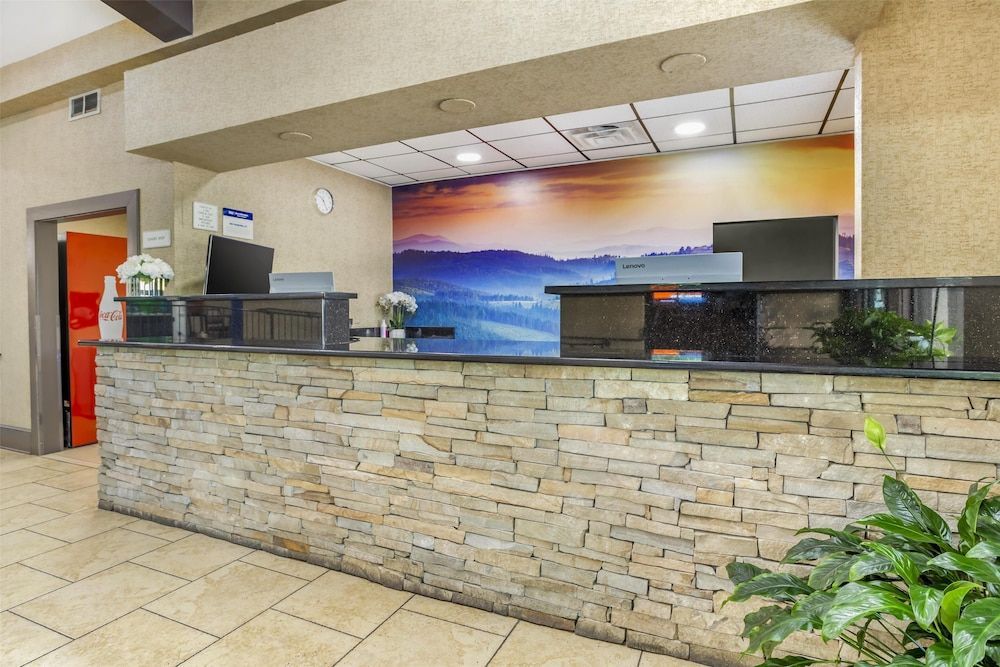 Best Western Asheville-Blue Ridge Parkway 2
