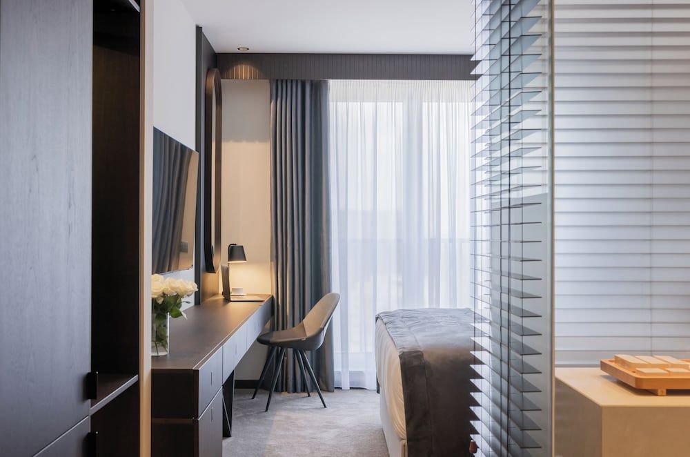 Derand Hotel 2