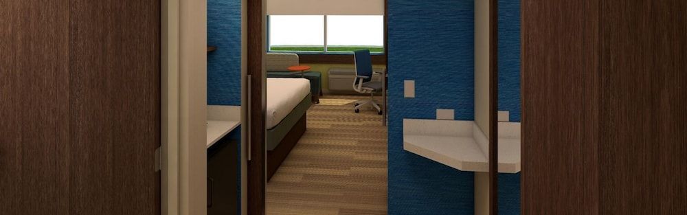 Holiday Inn Express & Suites PORTLAND AIRPORT by IHG 2