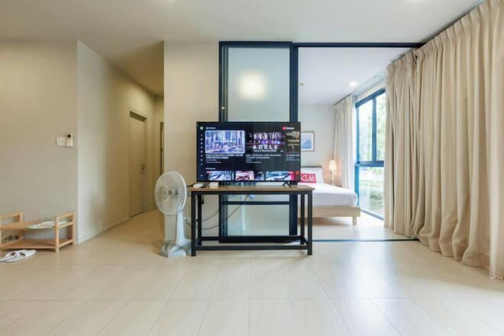 Beach Front Condo, Baan Thew Talay Blue Sapphire 1