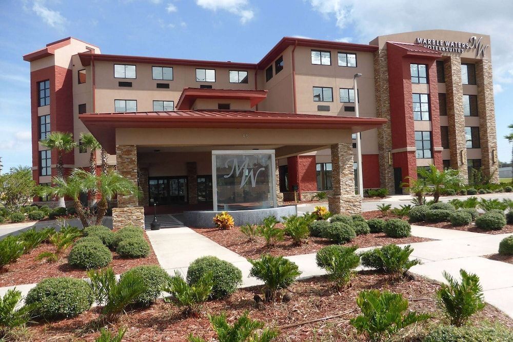 Marble Waters Hotel & Suites, Trademark by Wyndham 1