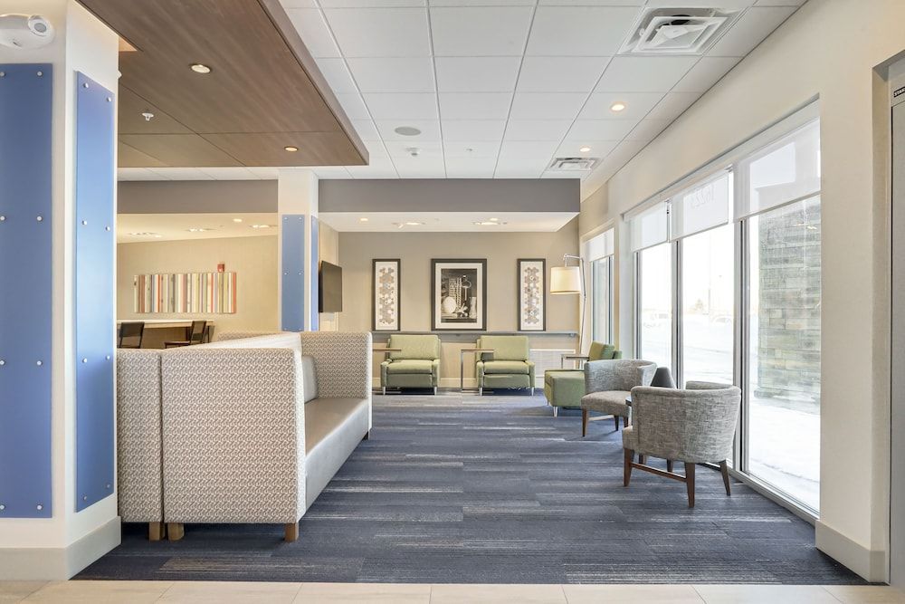 Holiday Inn Express & Suites LOCKPORT by IHG 1
