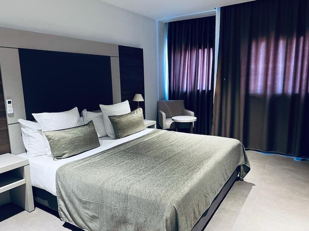 Grand Hotel Central Conakry 1