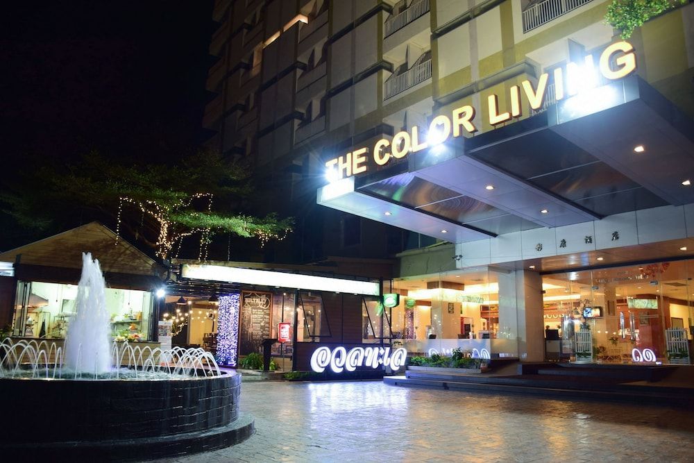 The Color Living Hotel 1