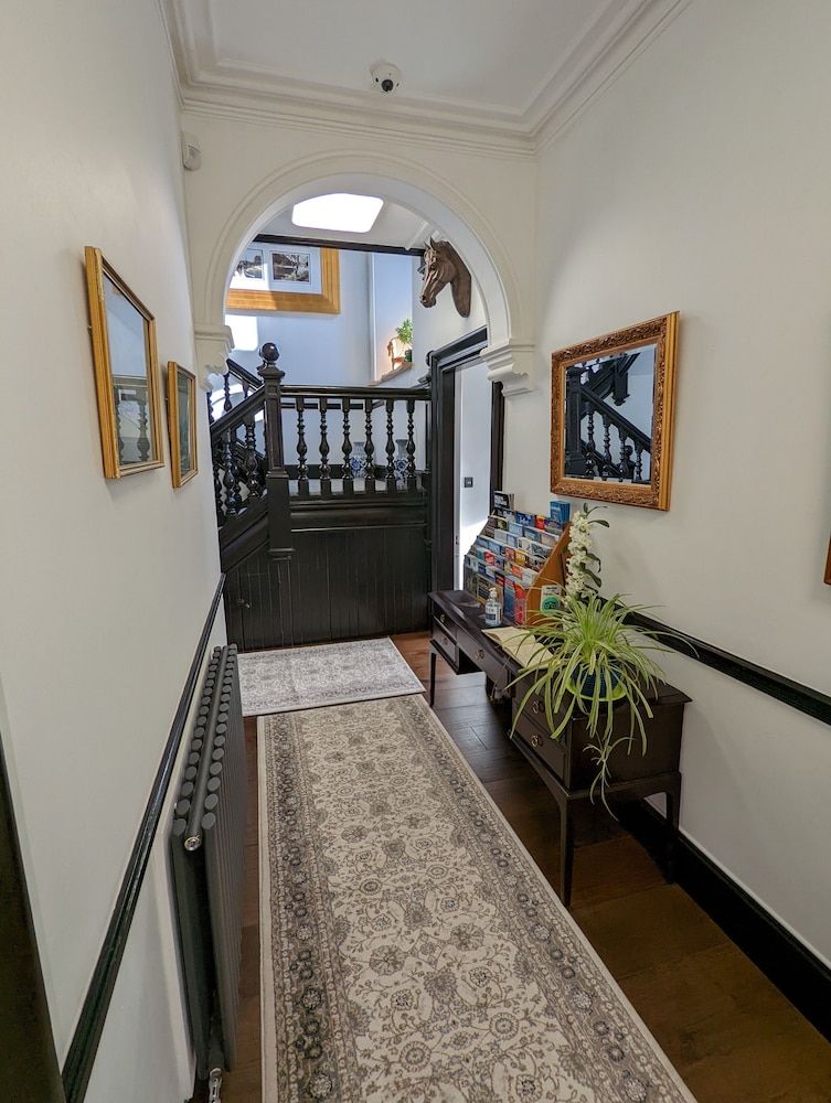 Cambeth Lodge Guesthouse 2