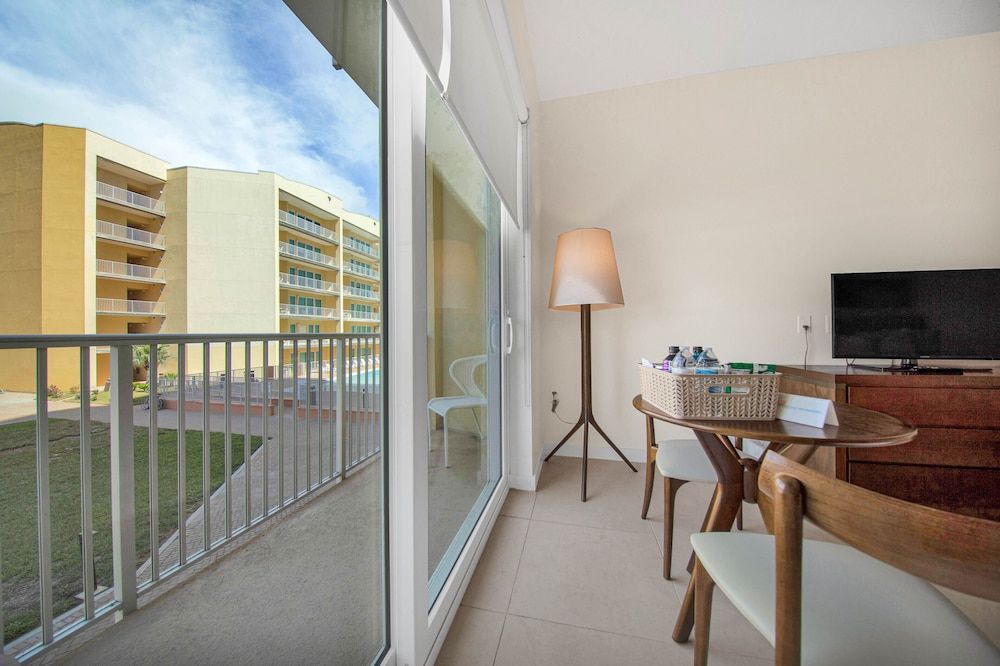 Peninsula Island Resort & Spa - Beachfront Property at South Padre Island 2