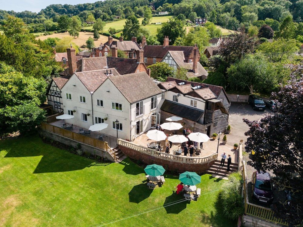 The Manor at Abberley 1