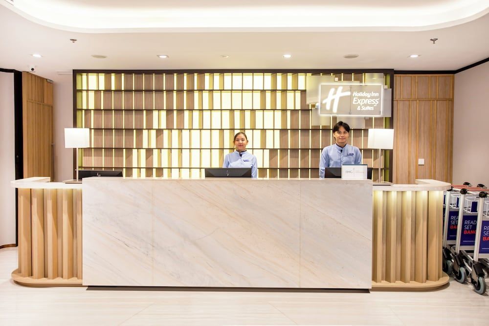 Holiday Inn Express & Suites BANGKOK CENTRAL PIER by IHG 2