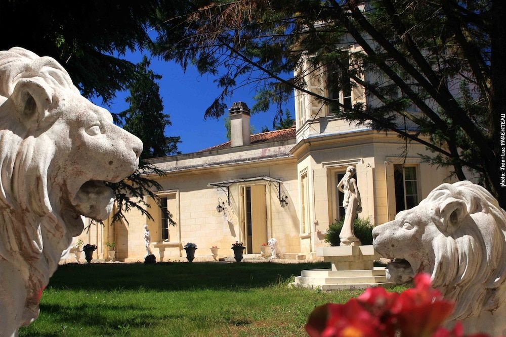 Château la Moune 1
