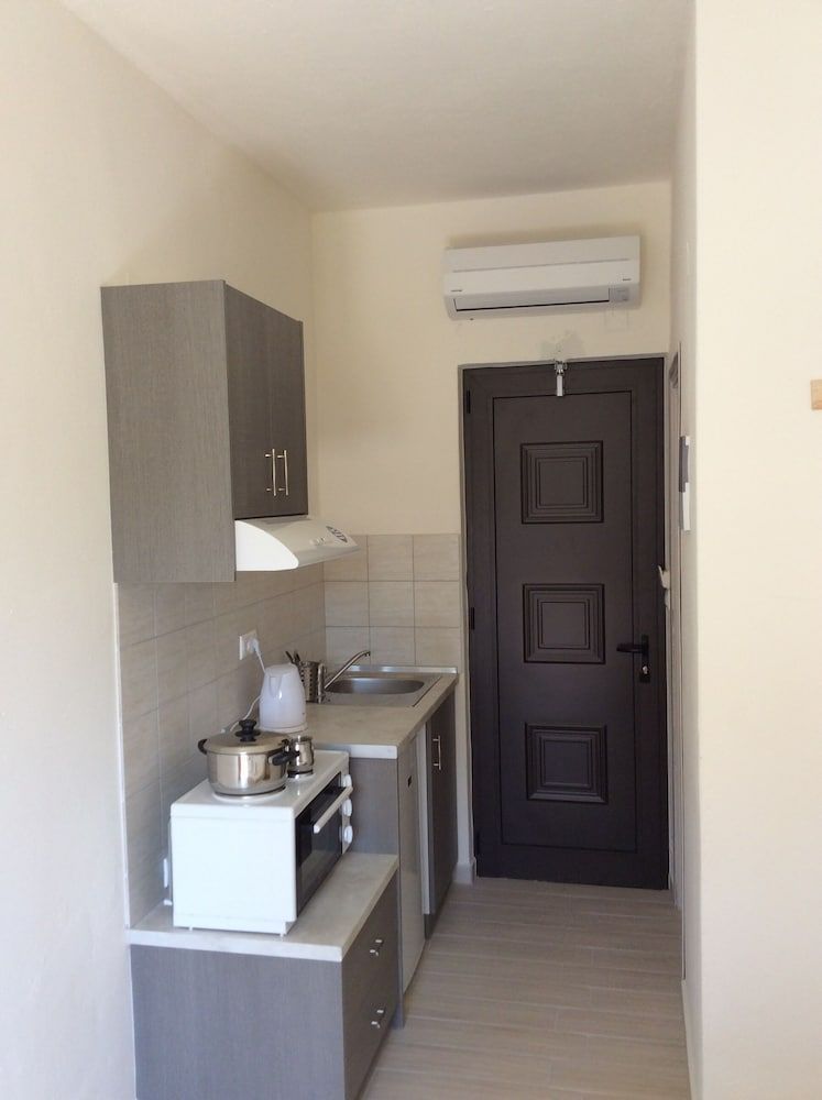 Elena Rooms 2
