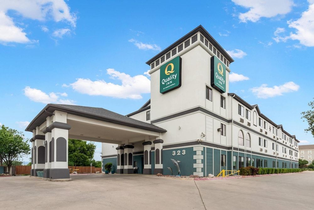 Quality Inn Near Seaworld - Lackland 1