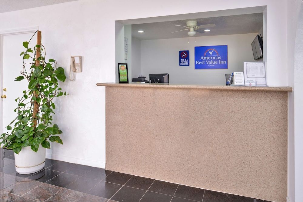 Americas Best Value Inn Clute 2