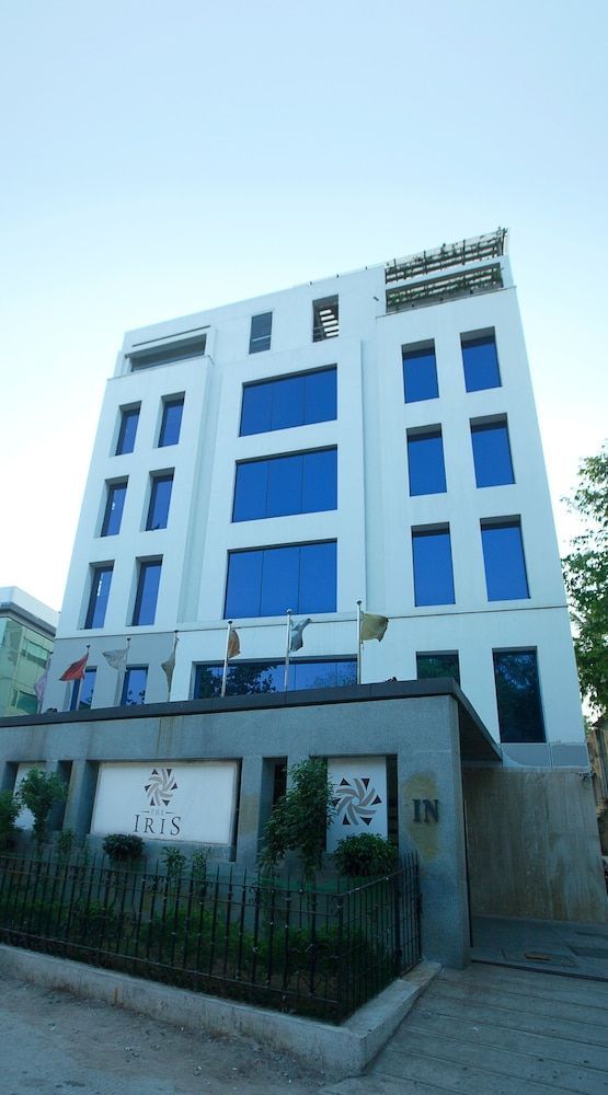 The Iris Hotel 1
