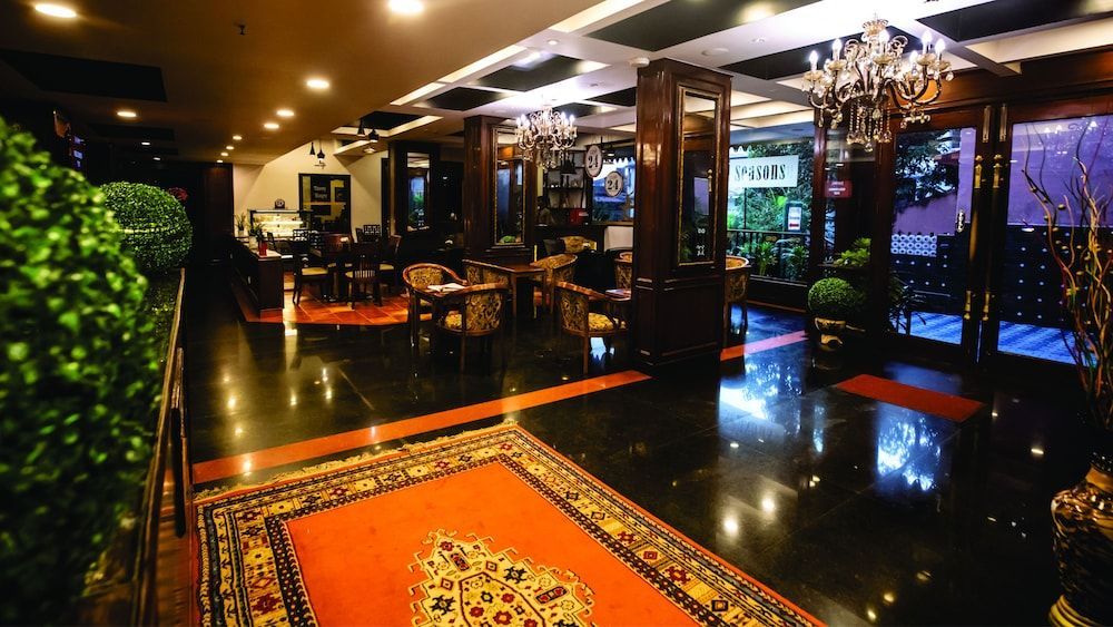 Seasons Hotel & Convention Center 2