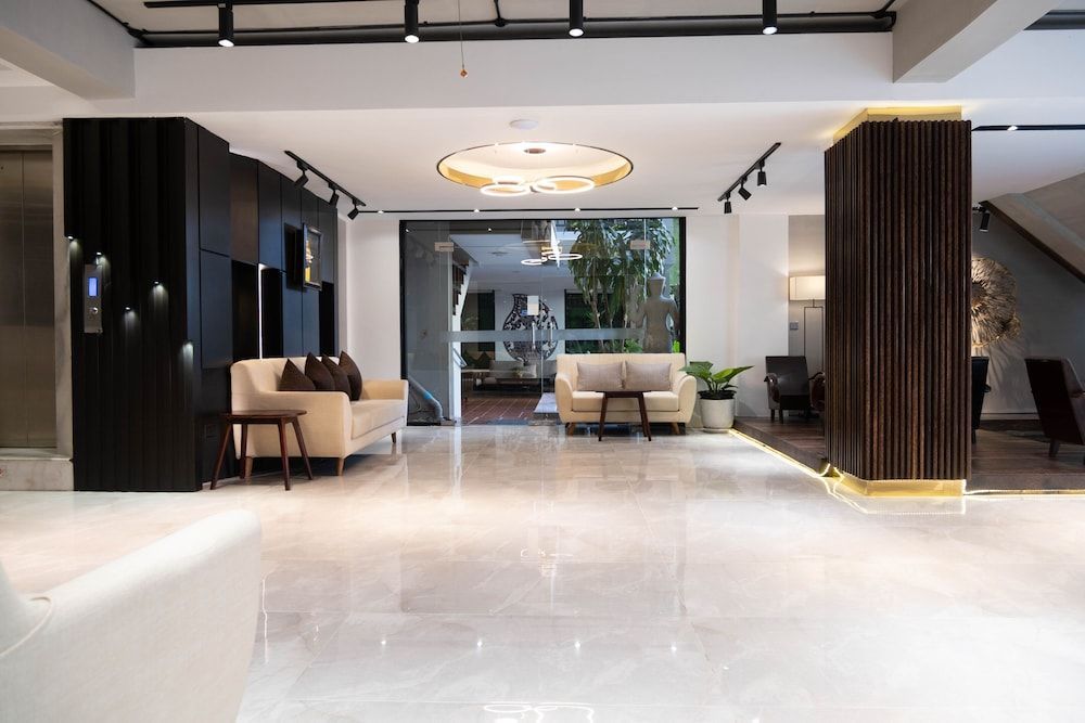 King Grand Boutique Hotel 2