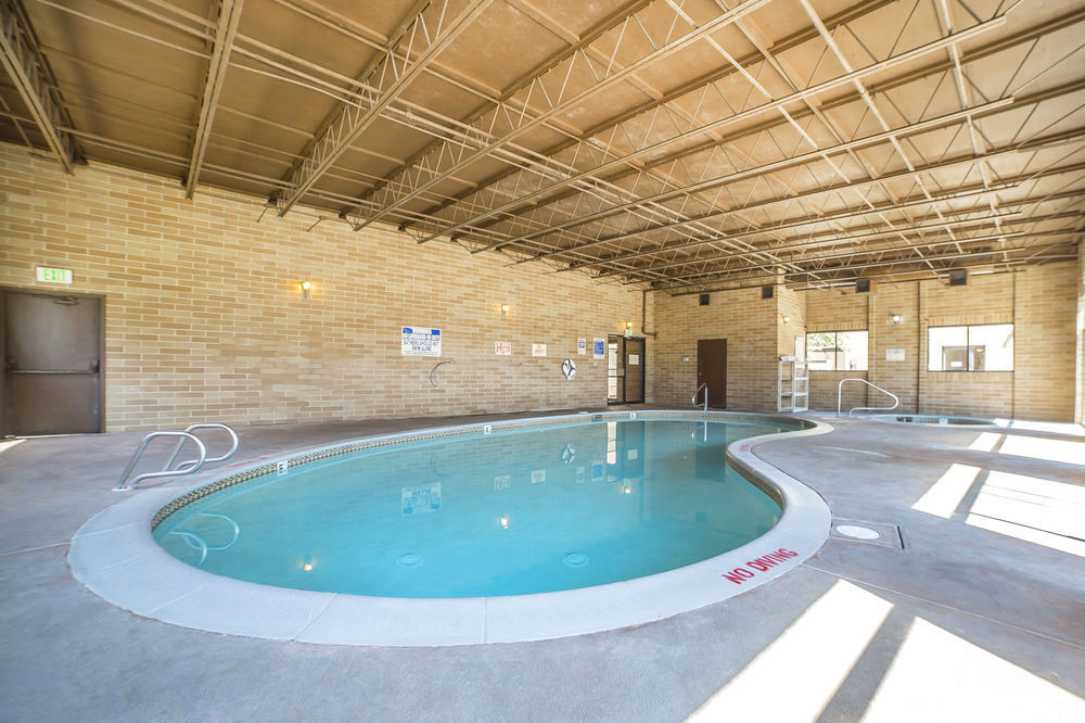 ECONO LODGE INN & SUITES SANDY 1