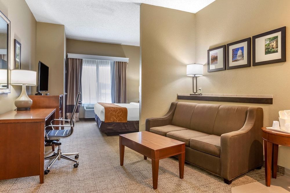 Comfort Suites Jonesboro University Area 1