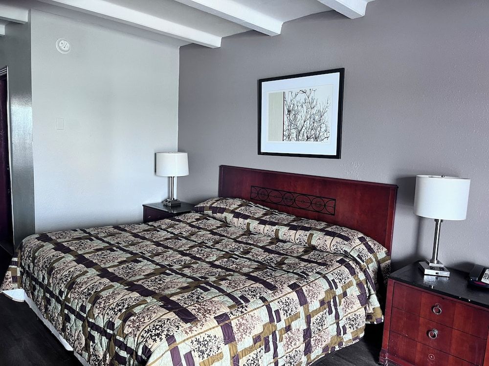 expressway inn 2