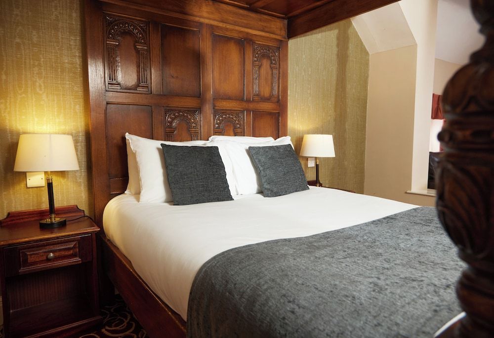Fieldhead Hotel by Greene King Inns 2
