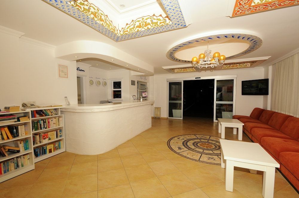 Sea Breeze Hotel and Apartments 2
