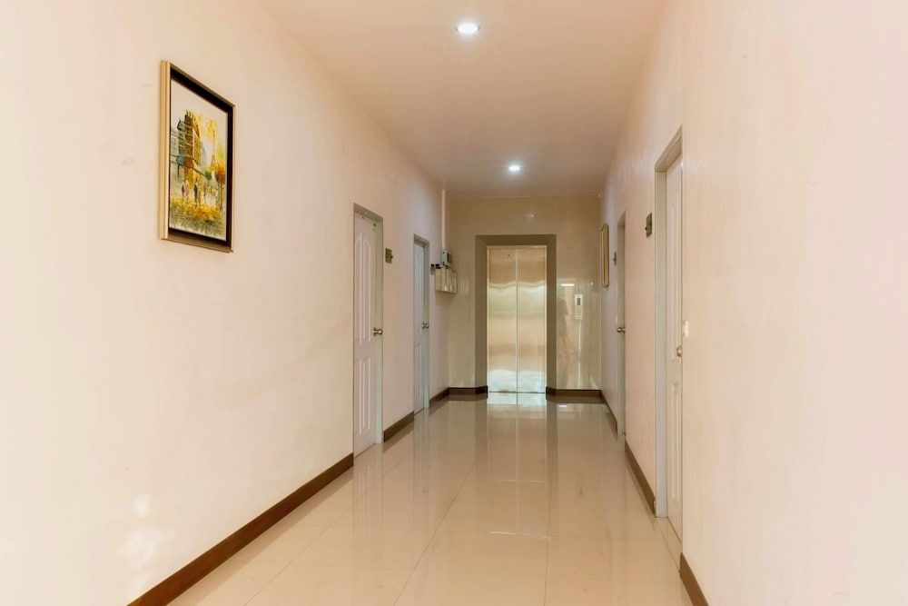 Ree- Riverside hotel 2