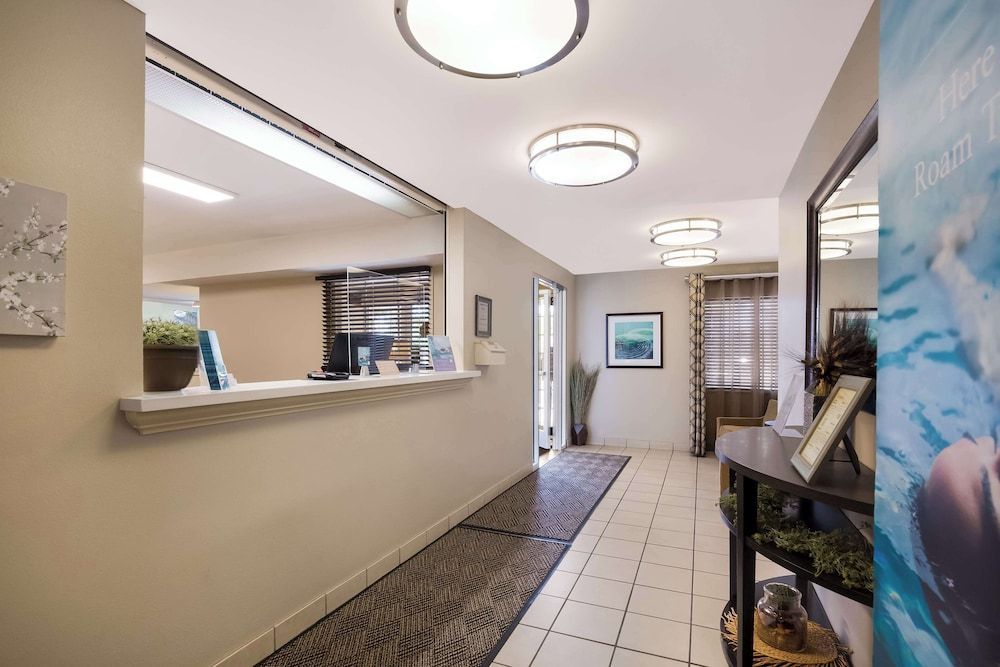 Sonesta Simply Suites St Louis Earth City 2