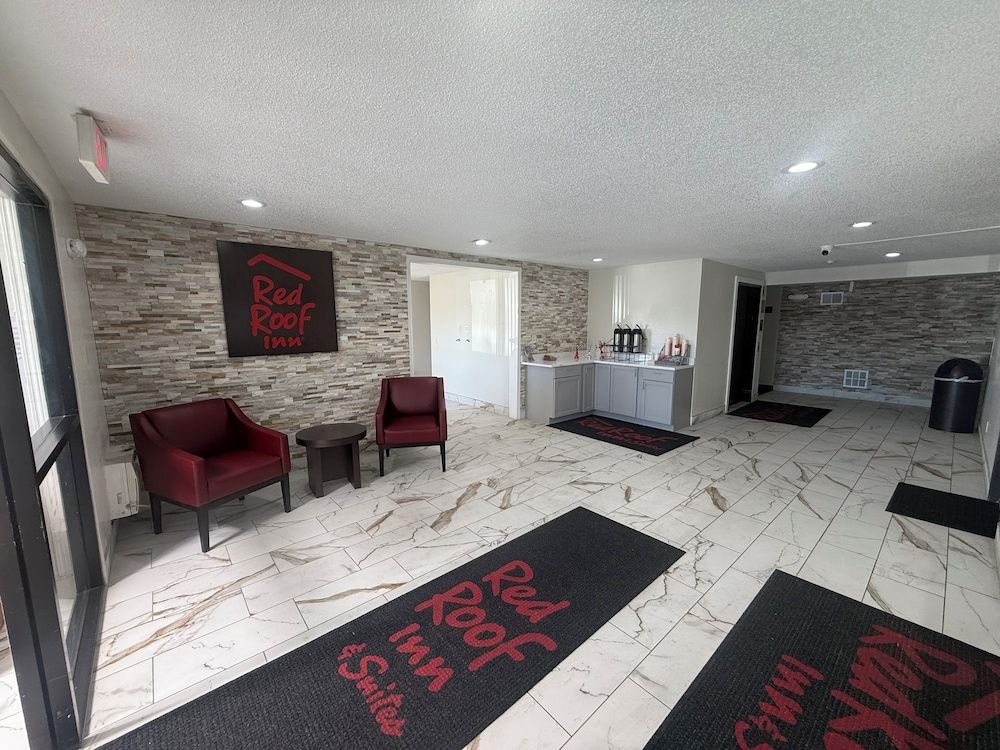 Red Roof Inn & Suites Hammond, IN 2