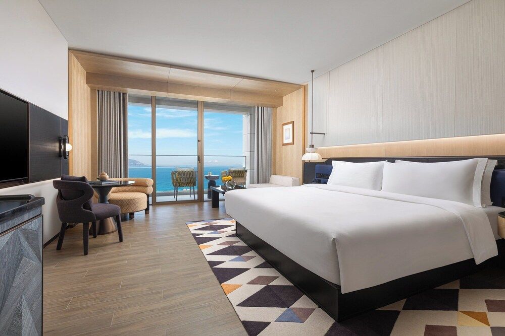 voco Sanya Dadonghai by IHG - Free Laundry Room 2