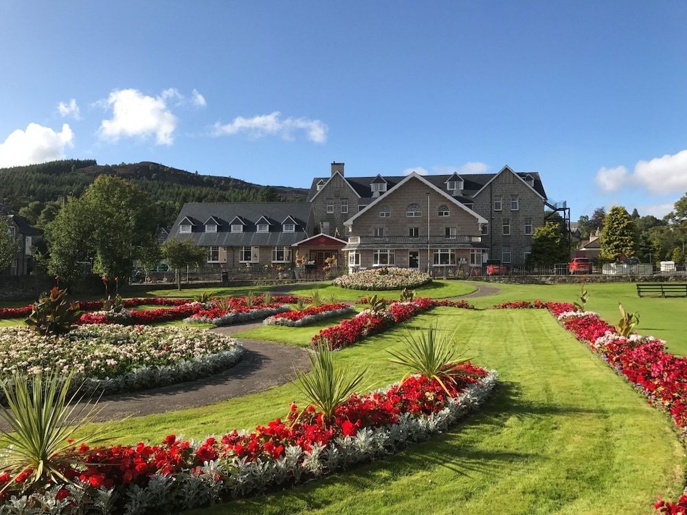 Duke Of Gordon Hotel 1