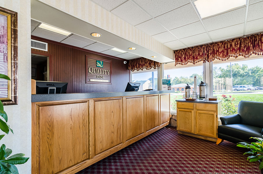 Super 8 by Wyndham Lawrence KU 1