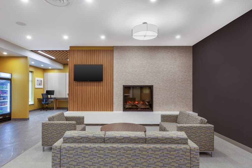 Best Western Plus Kawartha Lakes Hotel & Suites 2