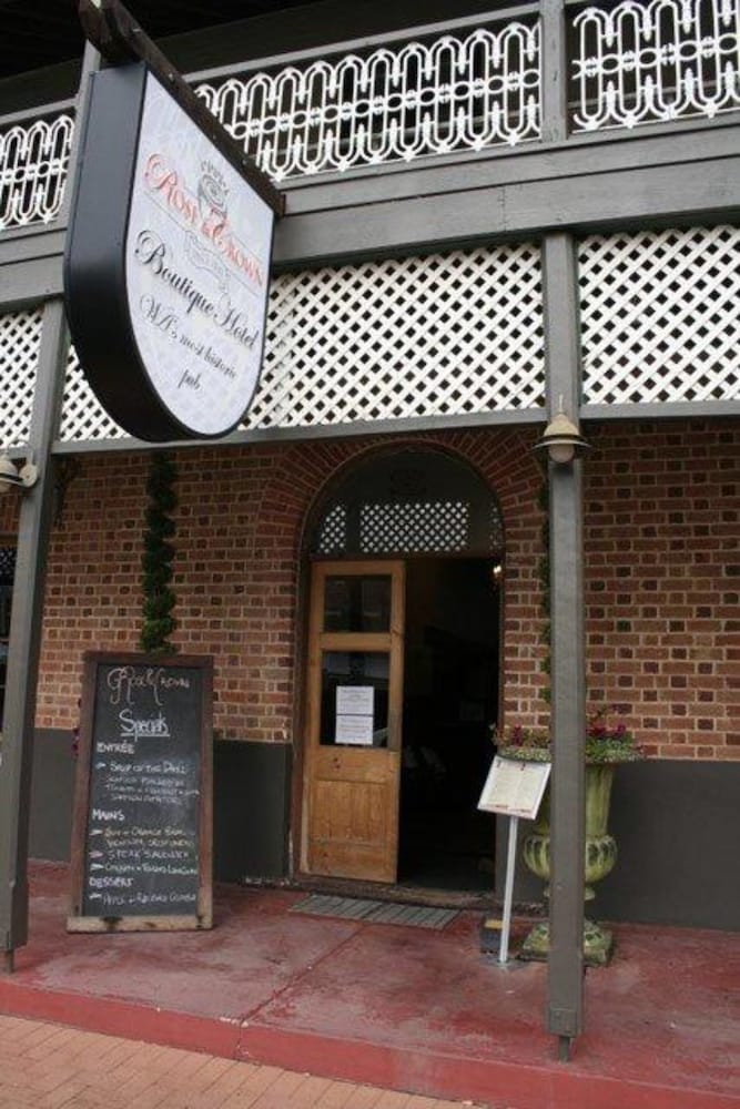 Rose & Crown Hotel 2