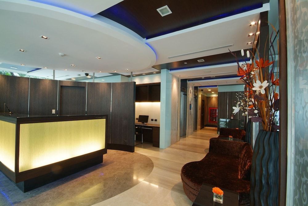Amora NeoLuxe Suites Hotel 2