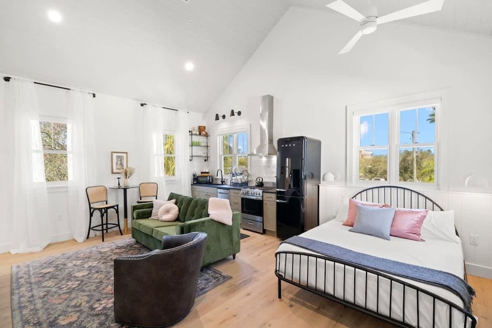 Casa Julieta Luxury Ybor-themed Studio 2