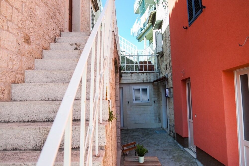 Apartments Emotha 2