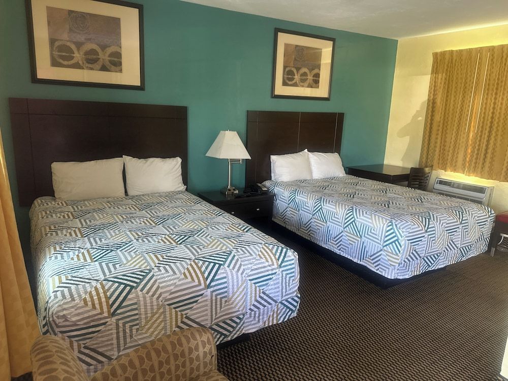 Tropical Palm Motel 2