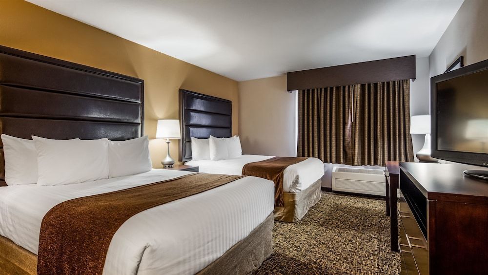 Best Western Oak Meadows Inn 1