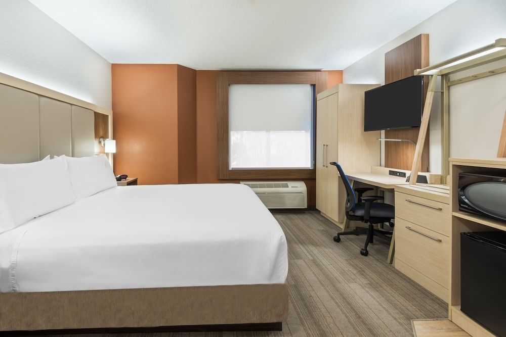 Holiday Inn Express & Suites NEAREST UNIVERSAL ORLANDO by IHG 2