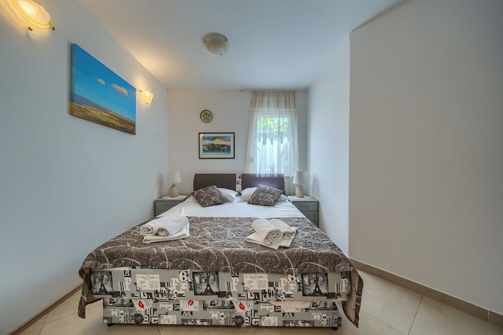A 2 comfortable apt w terrace & garden near beach 2