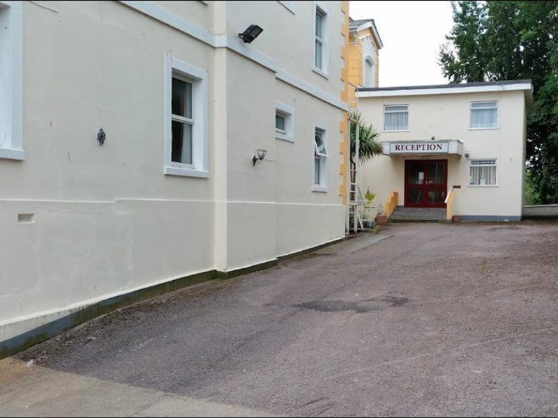 OYO Inglewood Palm Hotel, Abbey Sands Torquay 1