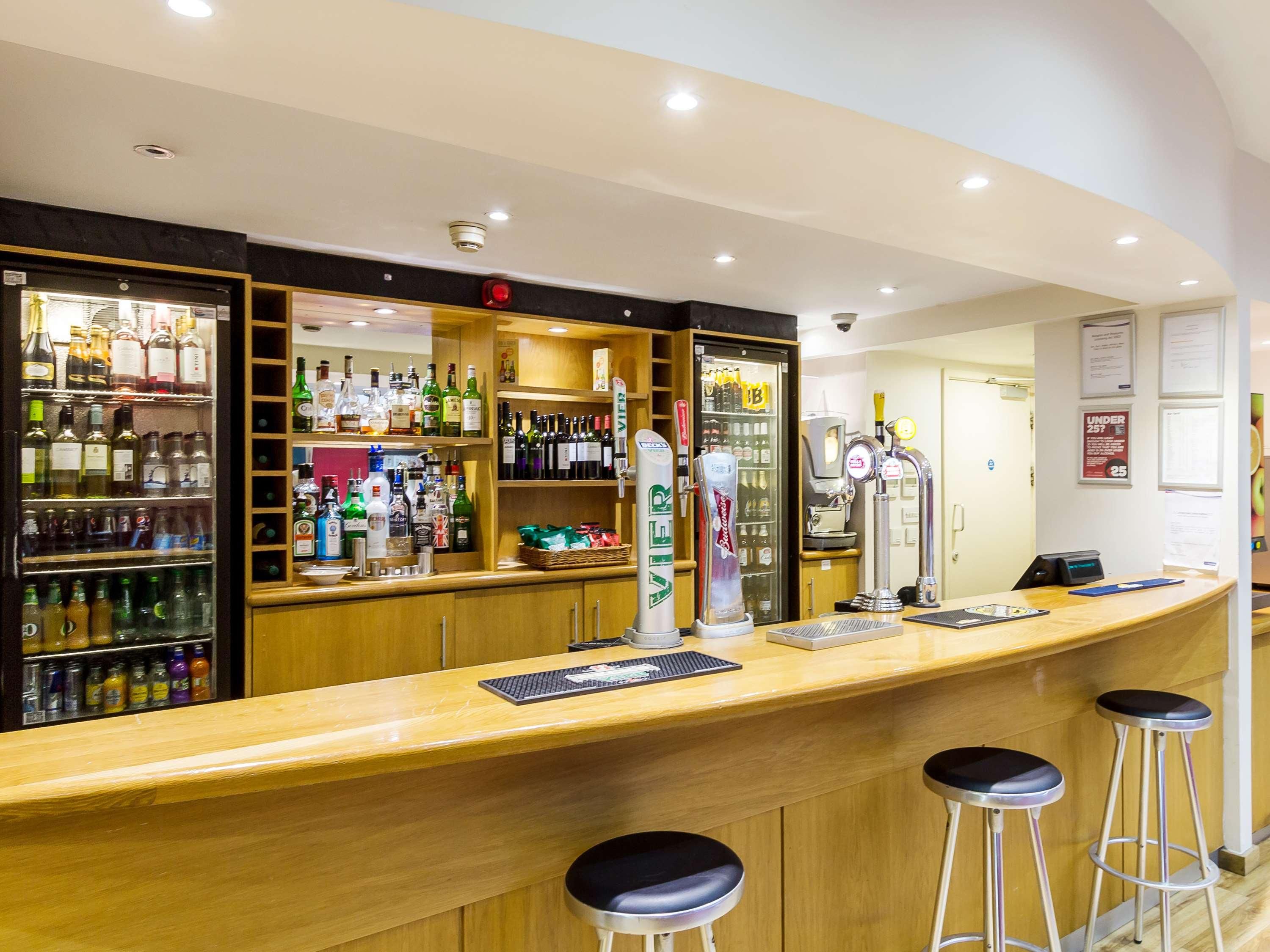 Travelodge Guildford 1