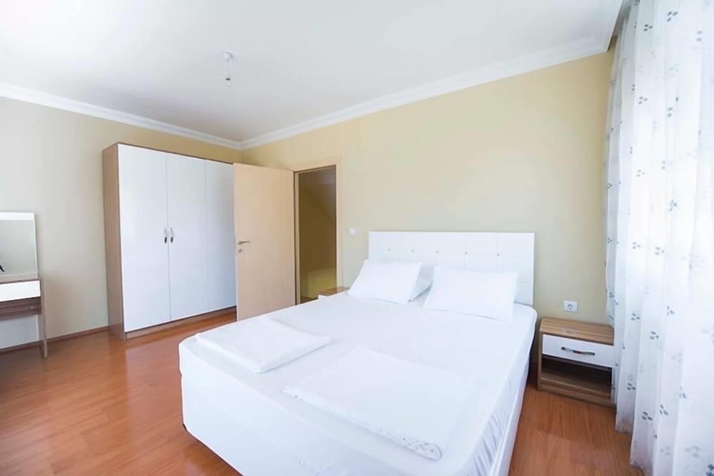 Blue Moon Villa 2