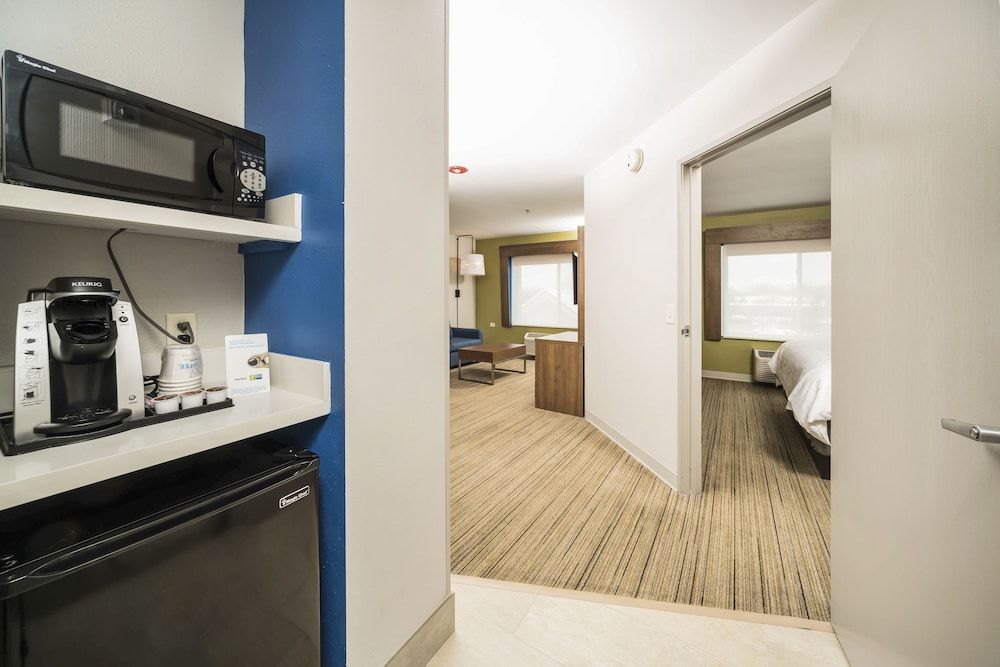 Holiday Inn Express CHICAGO NW-VERNON HILLS by IHG 2