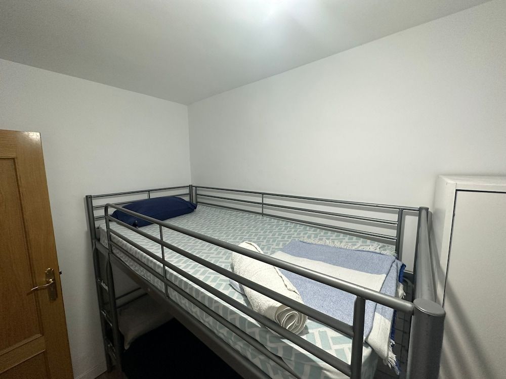 Fast Single Rooms 2