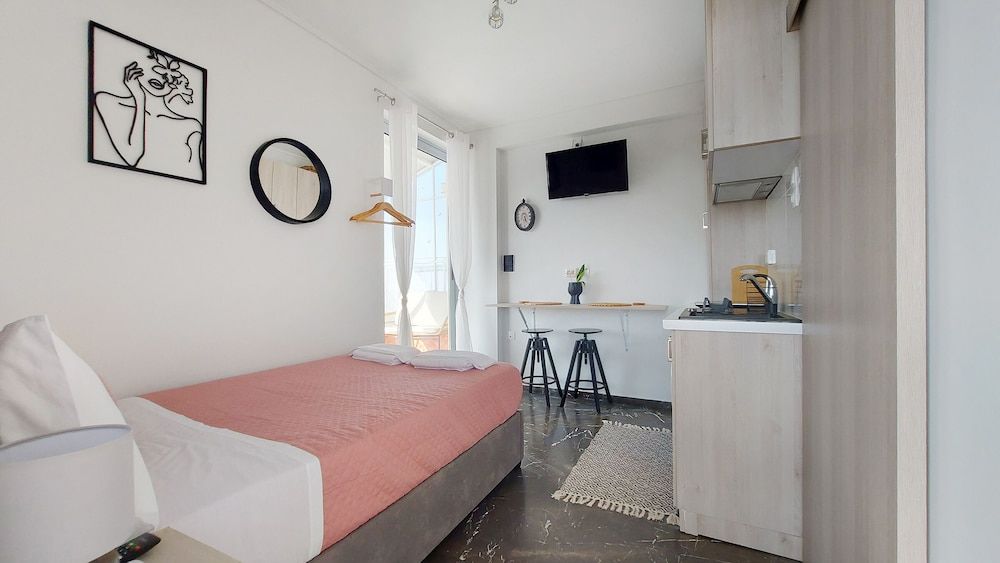 A bright and relaxing penthouse 1