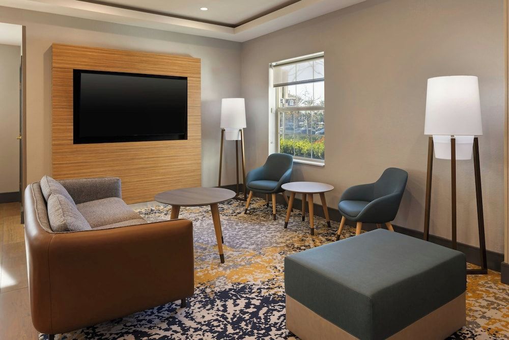 TownePlace Suites by Marriott Ontario Airport 2