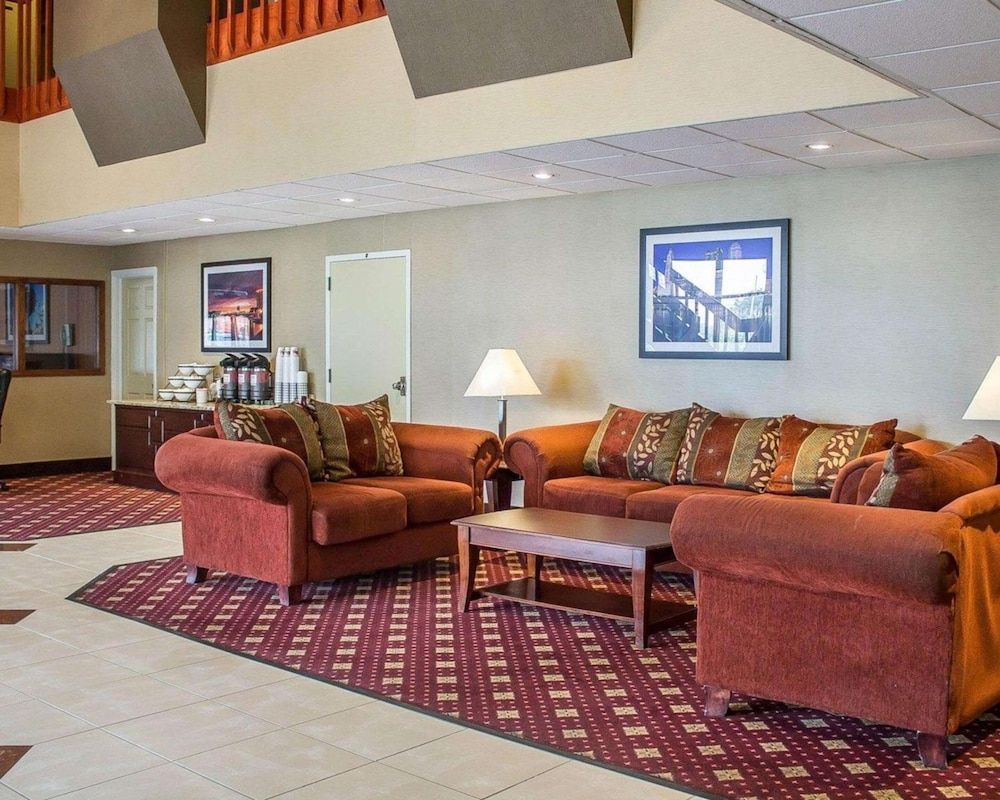 Howard Johnson by Wyndham Columbus State Fairgrounds I-71 2