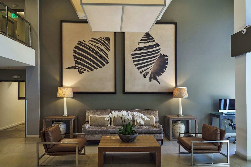 Luxe Sunset Boulevard Hotel 2