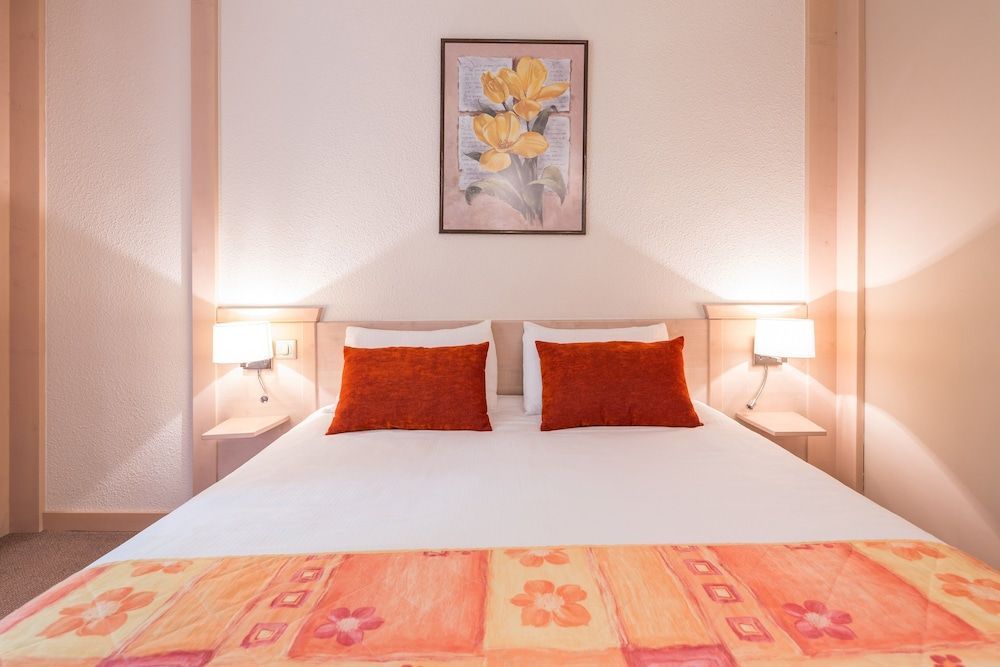 Logis Hôtel Le Bois Dormant-Hôtel Restaurant & Spa 1