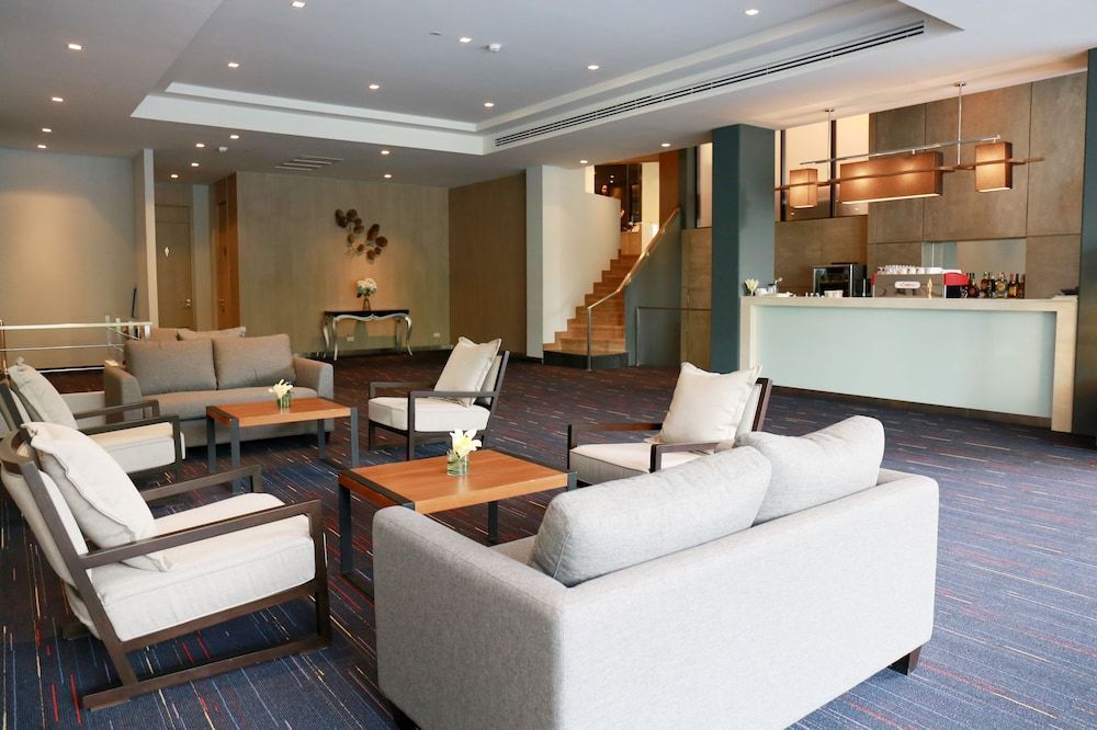 Louis Tavern Hotel 2